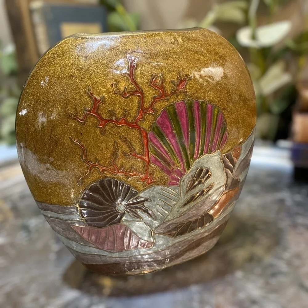 Vintage Cloisonne Enameled Solid Brass Vase Shell Coral Design - Picture 6 of 10